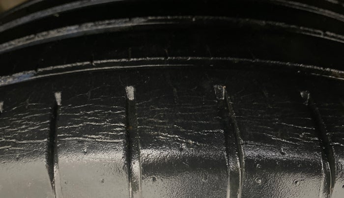 2017 Maruti Baleno ALPHA PETROL 1.2, Petrol, Manual, 43,745 km, Left Front Tyre Tread