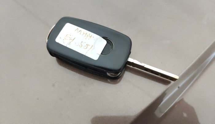 2015 Volkswagen Vento HIGHLINE 1.5 AT, Diesel, Automatic, 1,09,859 km, Key Close Up