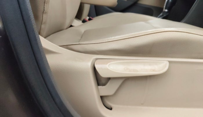 2015 Volkswagen Vento HIGHLINE 1.5 AT, Diesel, Automatic, 1,09,859 km, Driver Side Adjustment Panel