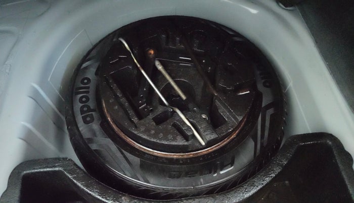 2015 Volkswagen Vento HIGHLINE 1.5 AT, Diesel, Automatic, 1,09,859 km, Spare Tyre