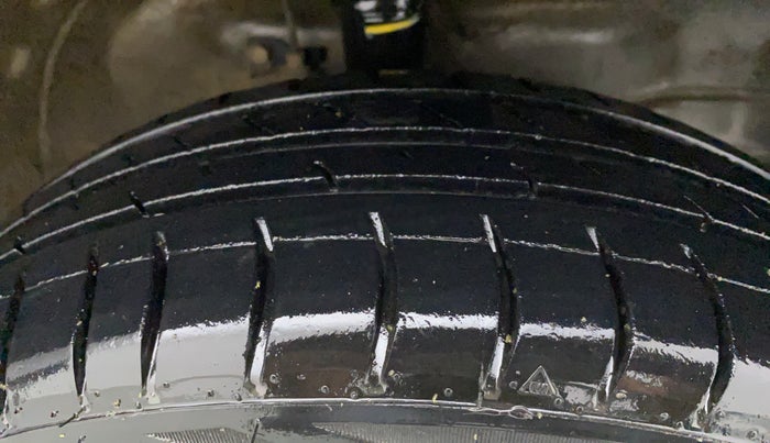 2011 Maruti Wagon R 1.0 VXI, Petrol, Manual, 79,412 km, Right Front Tyre Tread