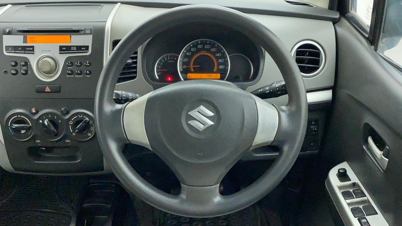 2011 Maruti Wagon R 1.0 VXI, Petrol, Manual, 79,412 km, Steering Wheel Close Up