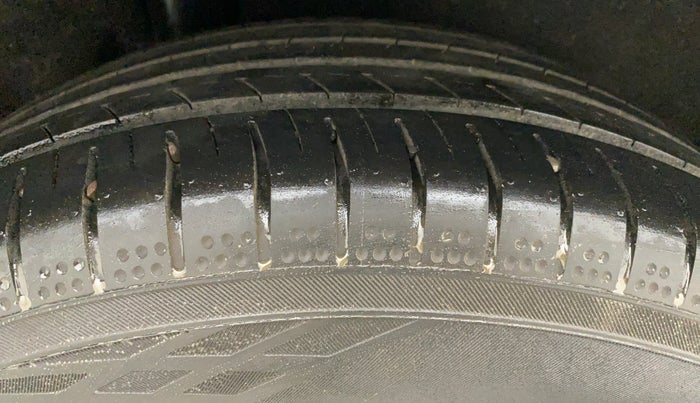 2019 Ford Ecosport TREND 1.5L PETROL, CNG, Manual, 81,703 km, Right Rear Tyre Tread