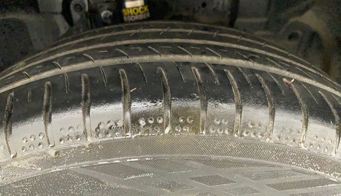 2019 Ford Ecosport TREND 1.5L PETROL, CNG, Manual, 81,703 km, Right Front Tyre Tread