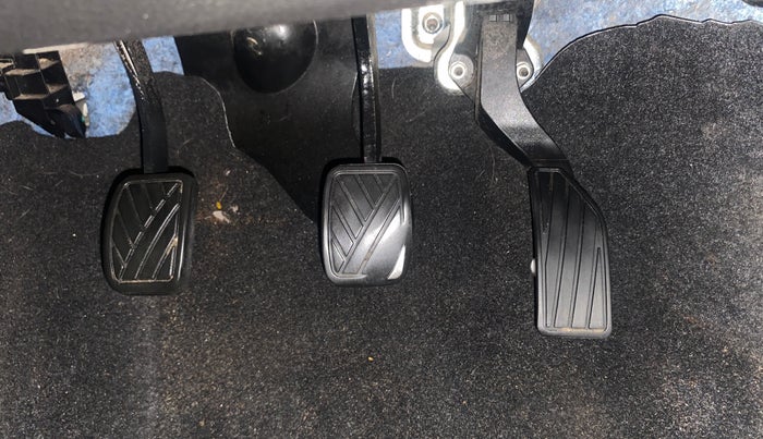 2015 Maruti Swift VDI ABS, Diesel, Manual, 82,600 km, Pedals