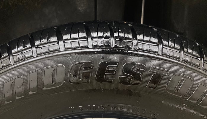 2015 Maruti Swift VDI ABS, Diesel, Manual, 82,600 km, Left Rear Tyre Tread