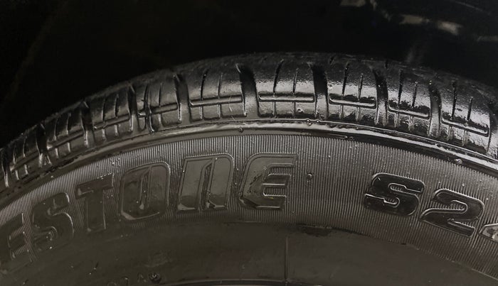 2015 Maruti Swift VDI ABS, Diesel, Manual, 82,600 km, Right Front Tyre Tread