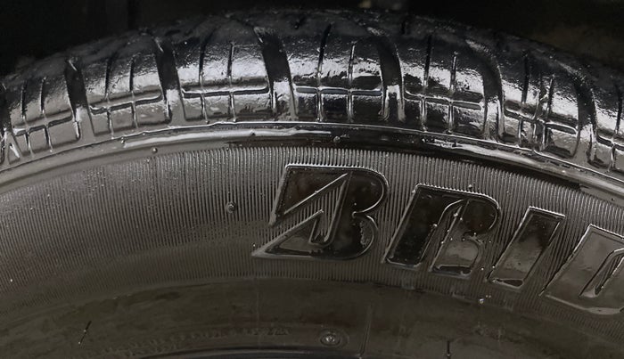 2015 Maruti Swift VDI ABS, Diesel, Manual, 82,600 km, Left Front Tyre Tread
