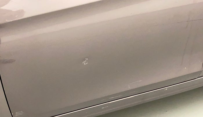2018 Tata Tiago XE PETROL, Petrol, Manual, 33,709 km, Front passenger door - Slightly dented