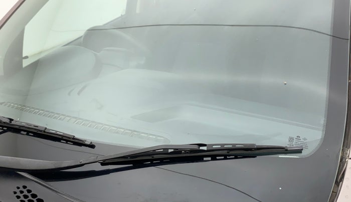 2018 Tata Tiago XE PETROL, Petrol, Manual, 33,709 km, Front windshield - Minor spot on windshield