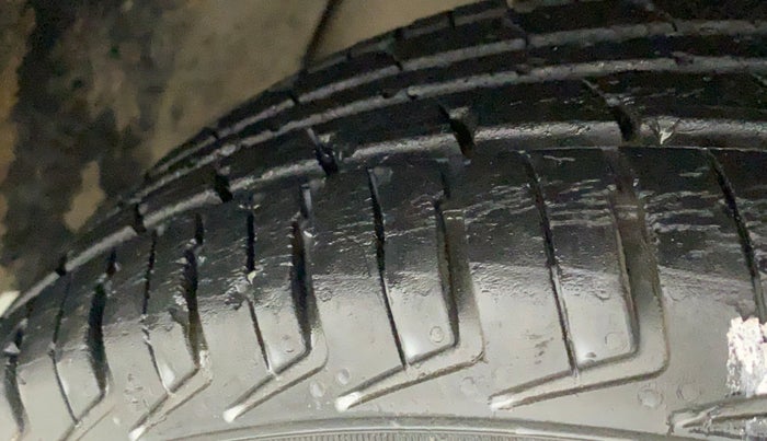 2018 Tata Tiago XE PETROL, Petrol, Manual, 33,709 km, Left Front Tyre Tread
