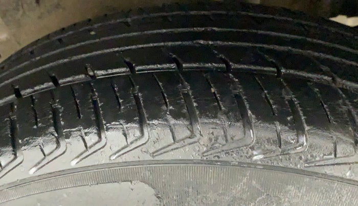 2018 Tata Tiago XE PETROL, Petrol, Manual, 33,709 km, Left Rear Tyre Tread