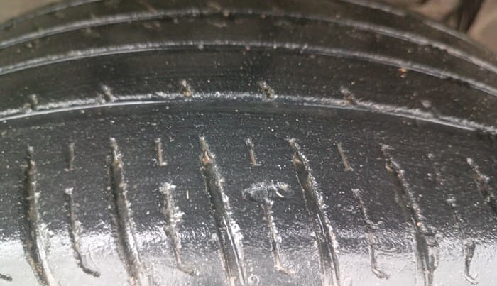 2018 Renault Duster RXS CVT, Petrol, Automatic, 1,03,176 km, Right Front Tyre Tread