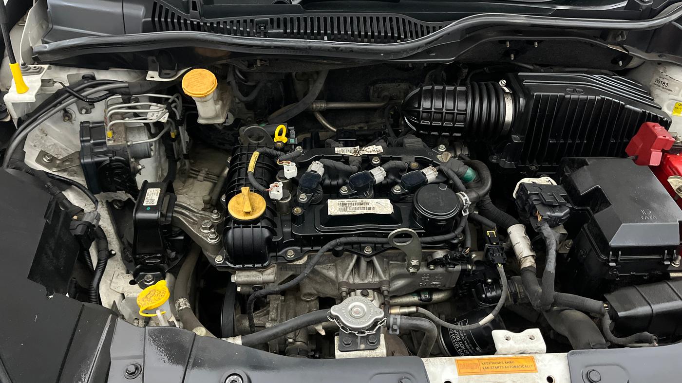 2020 Tata ALTROZ XZ PETROL, Petrol, Manual, 75,469 km, Engine View - Right