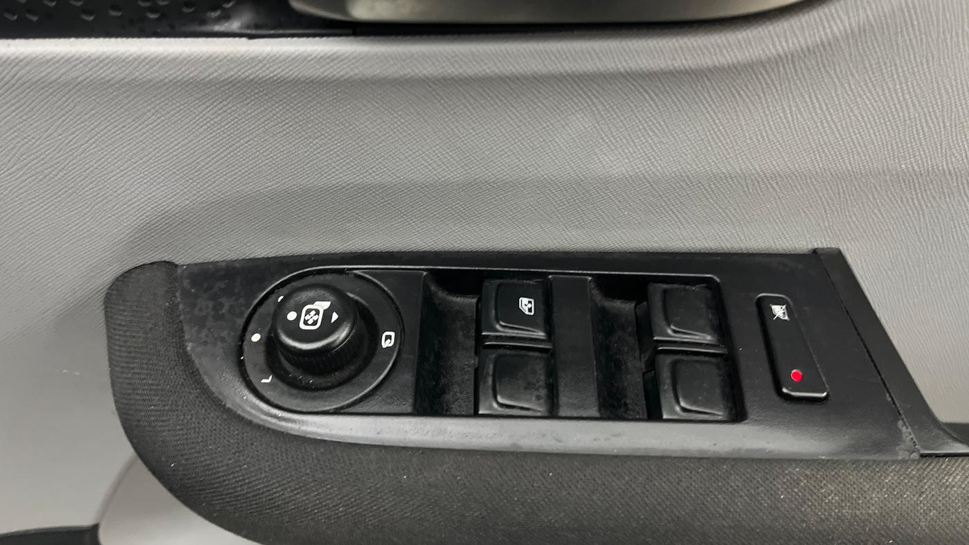 2020 Tata ALTROZ XZ PETROL, Petrol, Manual, 75,469 km, Driver Side Door Panels Control