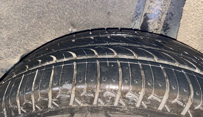 2018 Maruti Baleno DELTA PETROL 1.2, Petrol, Manual, 51,002 km, Left Rear Tyre Tread