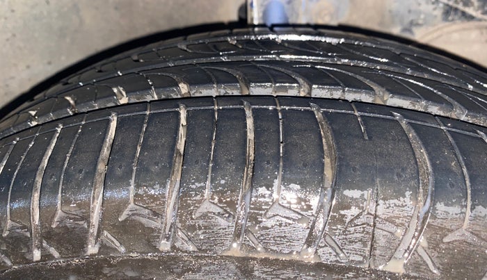 2018 Maruti Baleno DELTA PETROL 1.2, Petrol, Manual, 51,002 km, Right Front Tyre Tread