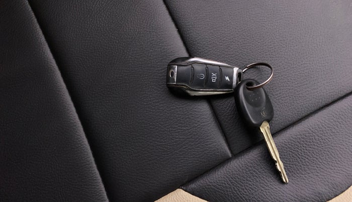 2018 Hyundai Eon MAGNA +, Petrol, Manual, 58,957 km, Key Close Up