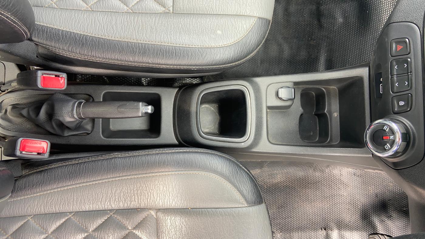 2019 Renault Kwid RXT 1.0 AMT (O), Petrol, Automatic, 33,868 km, Gear Lever