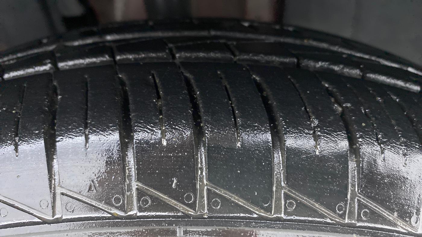 2019 Renault TRIBER 1.0 RXL PETROL, Petrol, Manual, 3,430 km, Right Front Tyre Tread