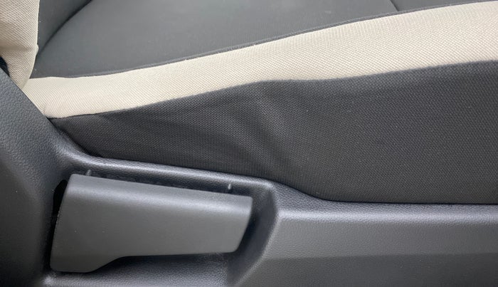 2019 Renault TRIBER 1.0 RXL PETROL, Petrol, Manual, 3,430 km, Driver Side Adjustment Panel