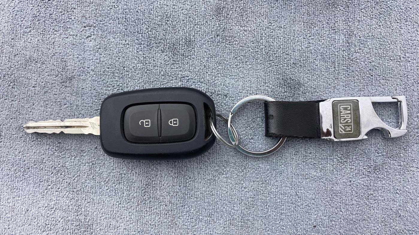 2019 Renault TRIBER 1.0 RXL PETROL, Petrol, Manual, 3,430 km, Key Close Up