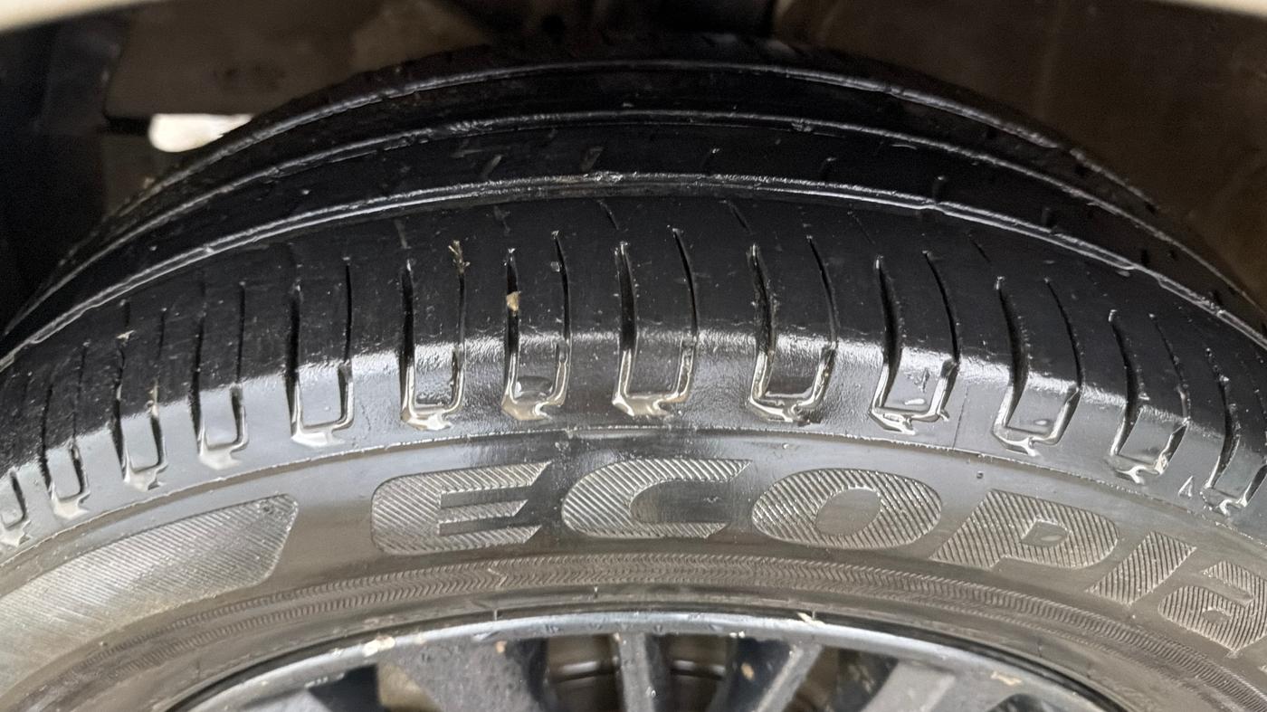 2021 Maruti Ertiga VXI CNG, CNG, Manual, 79,979 km, Left Front Tyre Tread