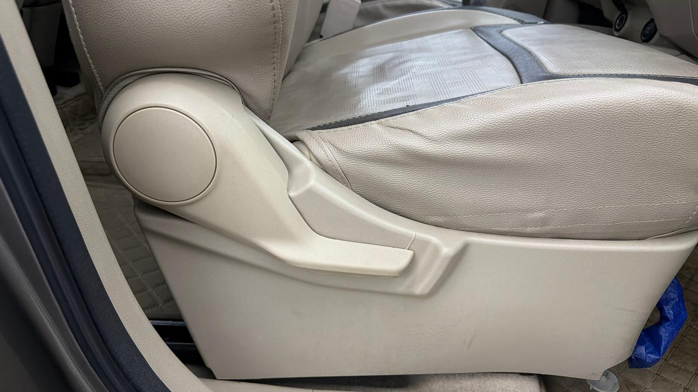 2021 Maruti Ertiga VXI CNG, CNG, Manual, 79,979 km, Driver Side Adjustment Panel