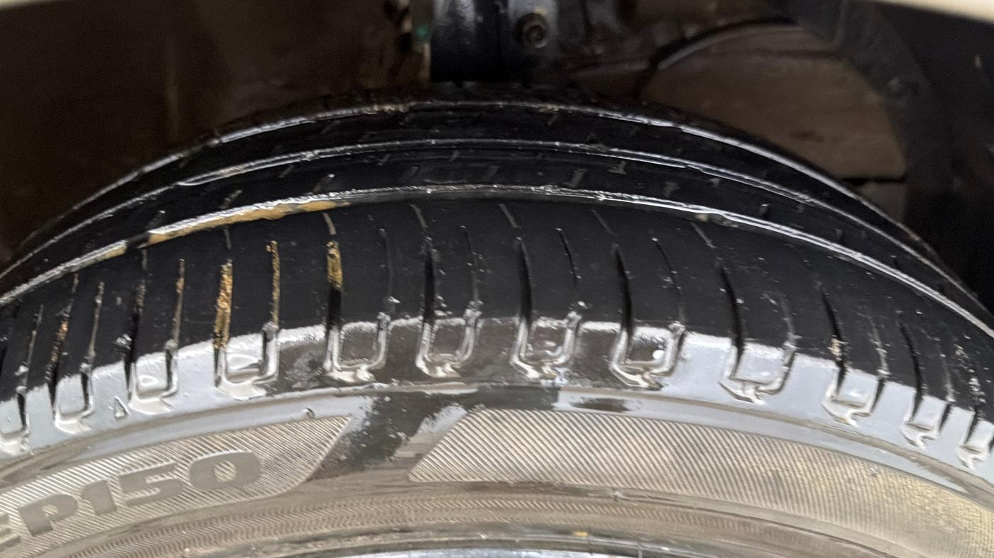 2021 Maruti Ertiga VXI CNG, CNG, Manual, 79,979 km, Right Front Tyre Tread