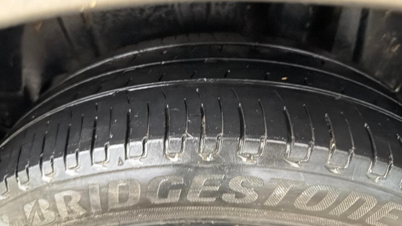 2021 Maruti Ertiga VXI CNG, CNG, Manual, 79,979 km, Left Rear Tyre Tread