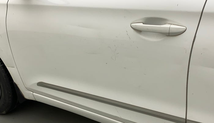 2016 Hyundai Elite i20 MAGNA 1.2, Petrol, Manual, 29,951 km, Front passenger door - Slightly dented