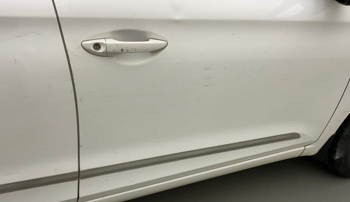 2016 Hyundai Elite i20 MAGNA 1.2, Petrol, Manual, 29,951 km, Driver-side door - Slightly dented