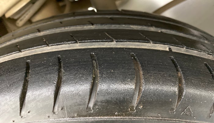2012 Maruti Alto LXI, Petrol, Manual, 1,00,100 km, Right Rear Tyre Tread
