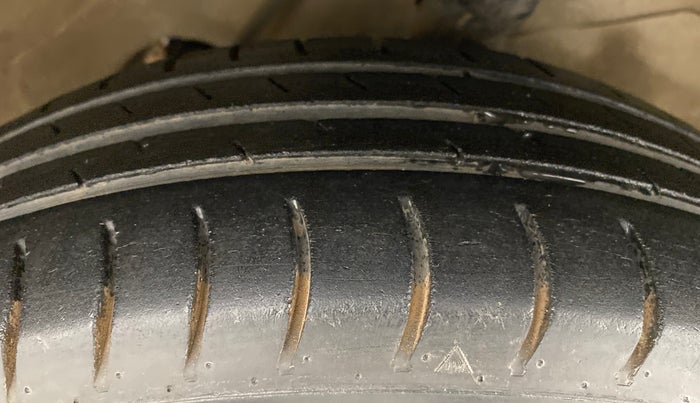 2012 Maruti Alto LXI, Petrol, Manual, 1,00,100 km, Right Front Tyre Tread