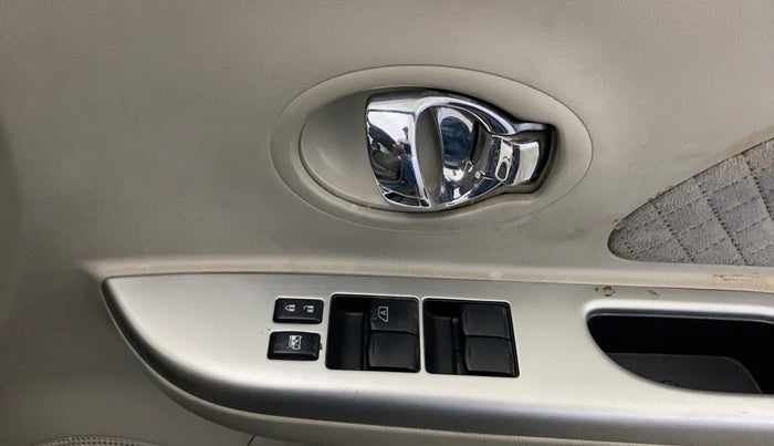 2016 Nissan Micra XV CVT, Petrol, Automatic, 53,807 km, Driver Side Door Panels Control