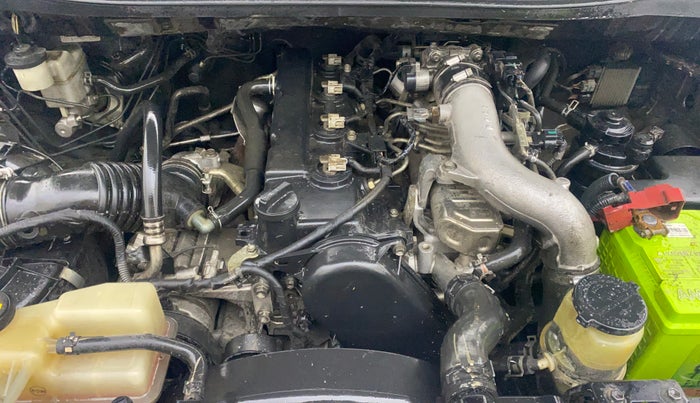 2015 Toyota Innova 2.5 VX 8 STR, Diesel, Manual, 1,02,630 km, Engine View