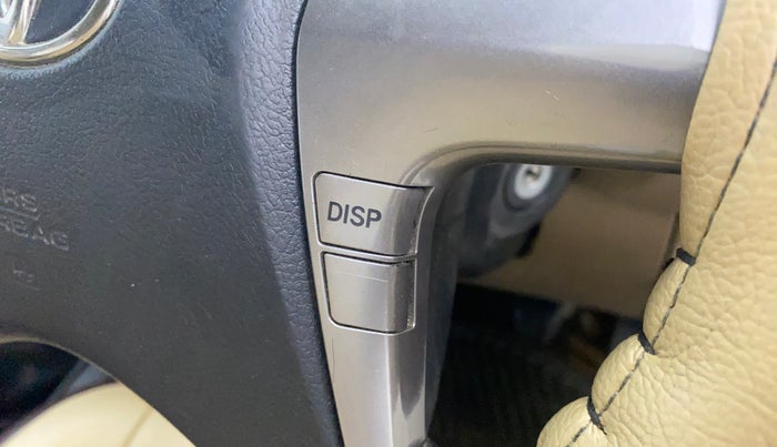 2015 Toyota Innova 2.5 VX 8 STR, Diesel, Manual, 1,02,630 km, Adaptive Cruise Control