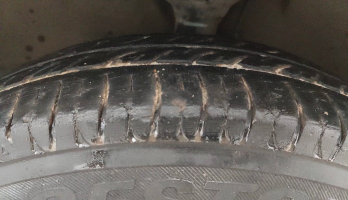 2014 Maruti Wagon R 1.0 LXI CNG, CNG, Manual, 87,142 km, Left Front Tyre Tread
