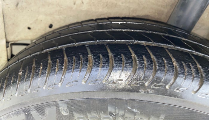 2014 Maruti Celerio VXI AMT, Petrol, Automatic, 33,767 km, Left Rear Tyre Tread
