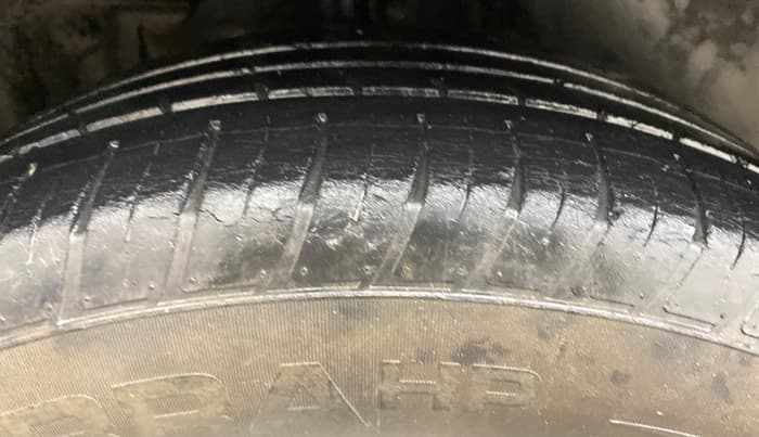 2019 Nissan Kicks XE DIESEL, Diesel, Manual, 1,18,342 km, Right Rear Tyre Tread