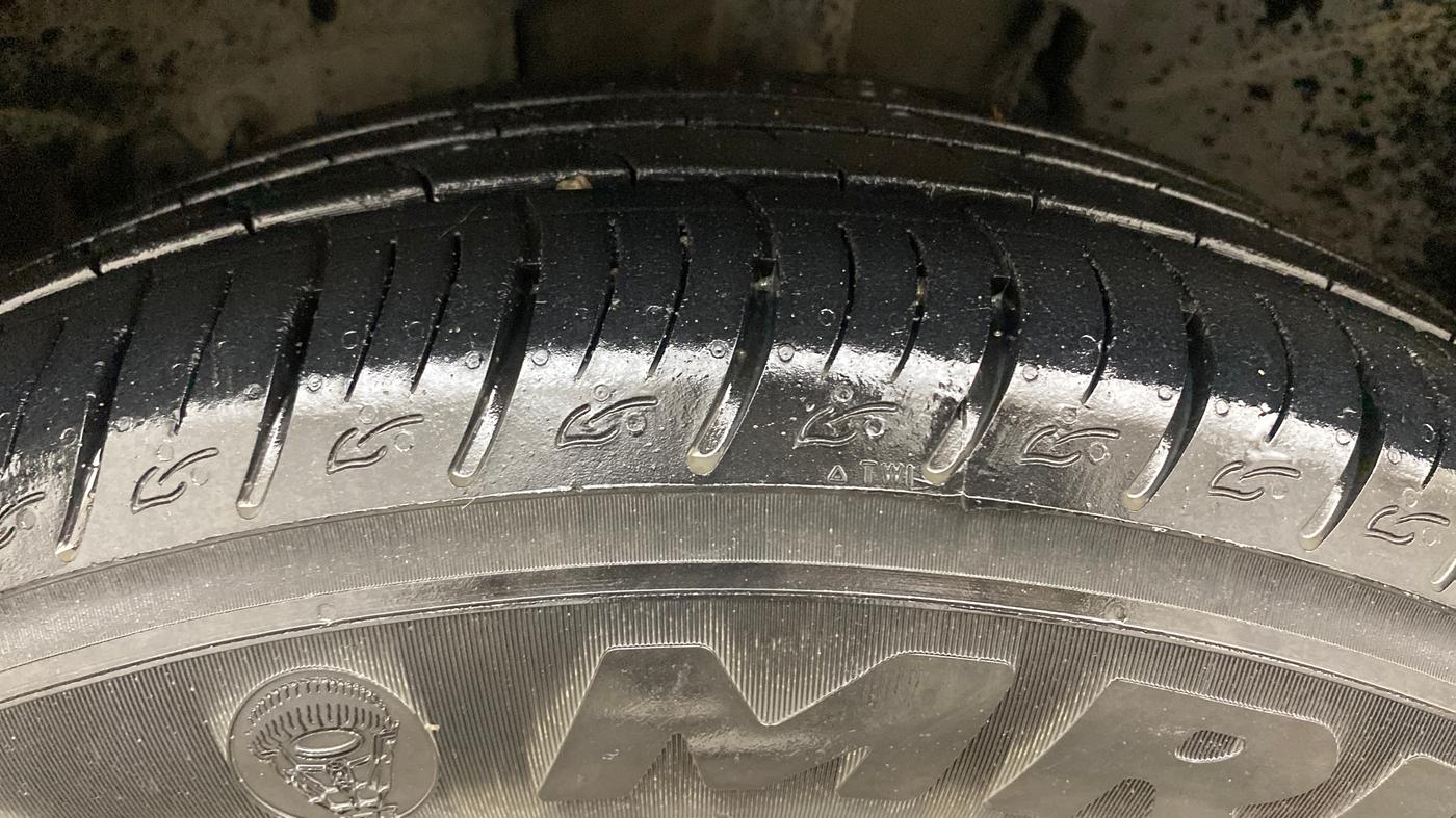 2019 Nissan Kicks XE DIESEL, Diesel, Manual, 1,18,342 km, Left Front Tyre Tread