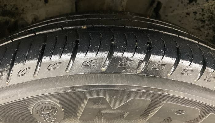 2019 Nissan Kicks XE DIESEL, Diesel, Manual, 1,18,342 km, Left Front Tyre Tread