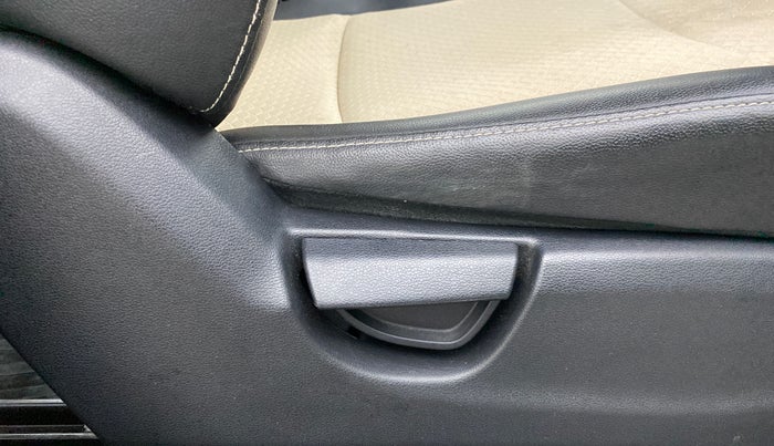 2018 Hyundai NEW SANTRO ASTA MT, Petrol, Manual, 36,324 km, Driver Side Adjustment Panel