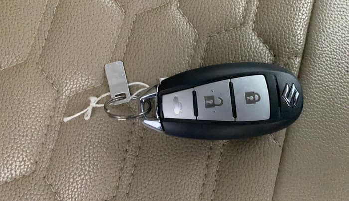 2016 Maruti Swift Dzire ZDI, Diesel, Manual, 54,915 km, Key Close Up