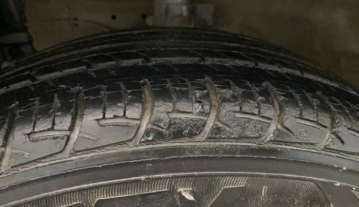 2016 Maruti Swift Dzire ZDI, Diesel, Manual, 54,915 km, Left Front Tyre Tread
