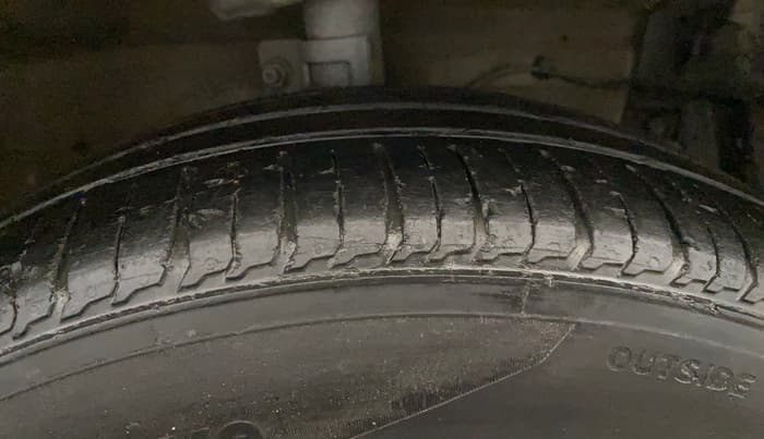 2016 Maruti Swift Dzire ZDI, Diesel, Manual, 54,915 km, Right Front Tyre Tread