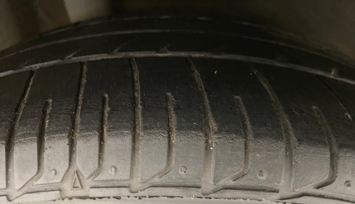 2010 Honda Civic 1.8V AT, Petrol, Automatic, 31,076 km, Right Rear Tyre Tread