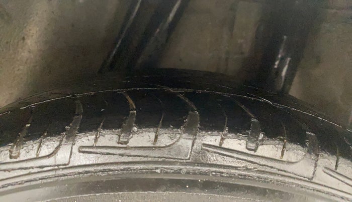 2012 Honda City 1.5L I-VTEC V MT, CNG, Manual, 89,046 km, Left Rear Tyre Tread