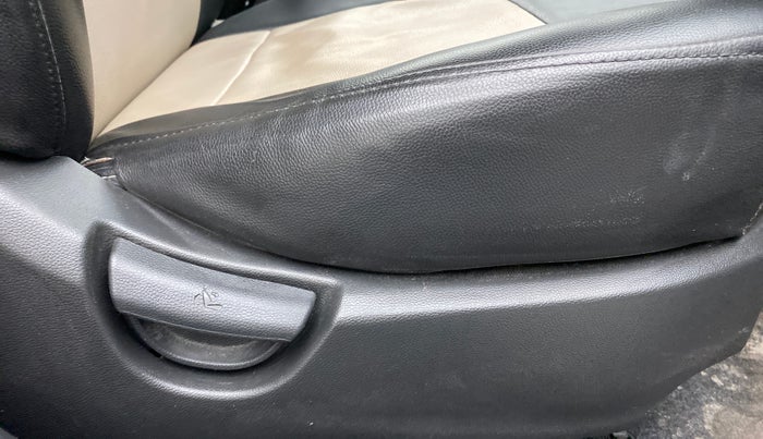2019 Hyundai Grand i10 SPORTZ 1.2 KAPPA VTVT, Petrol, Manual, 42,899 km, Driver Side Adjustment Panel