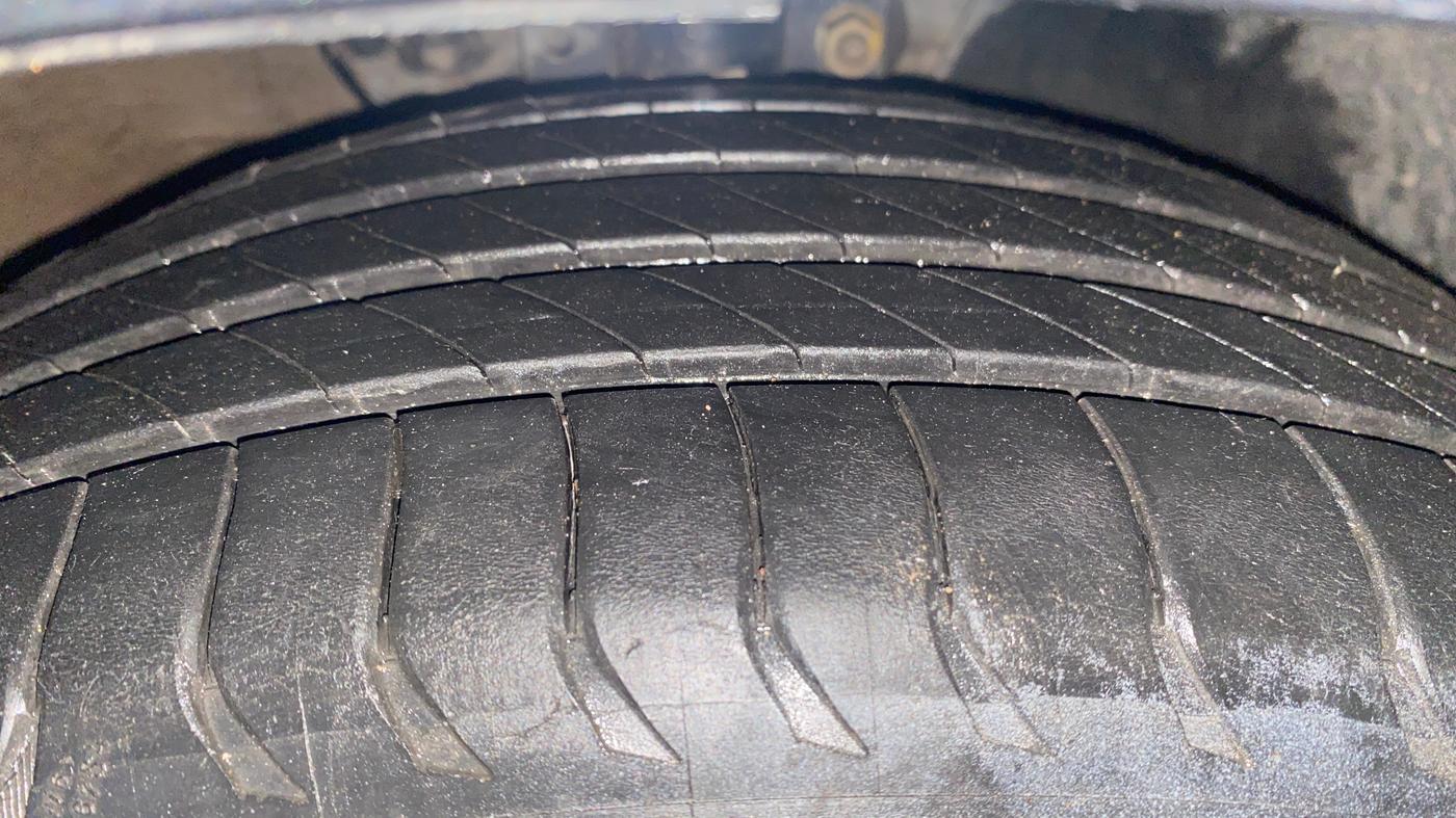 2021 Volkswagen Polo TRENDLINE 1.0L, Petrol, Manual, 26,271 km, Right Front Tyre Tread